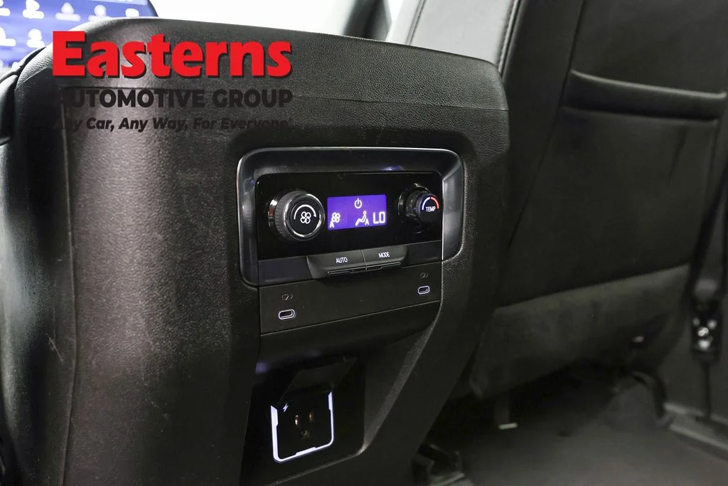 Used 2025 Gray Chevrolet Z71 image 24