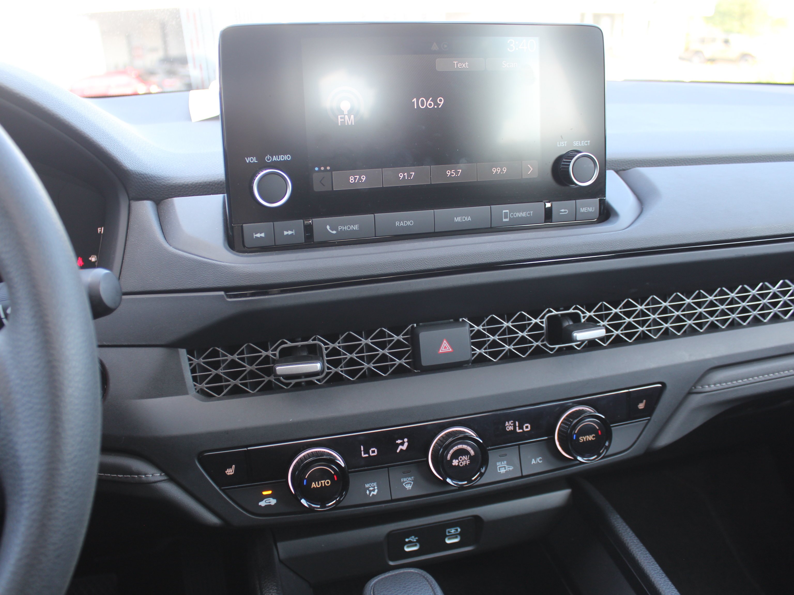 Used 2025 Blue Honda SE image 15