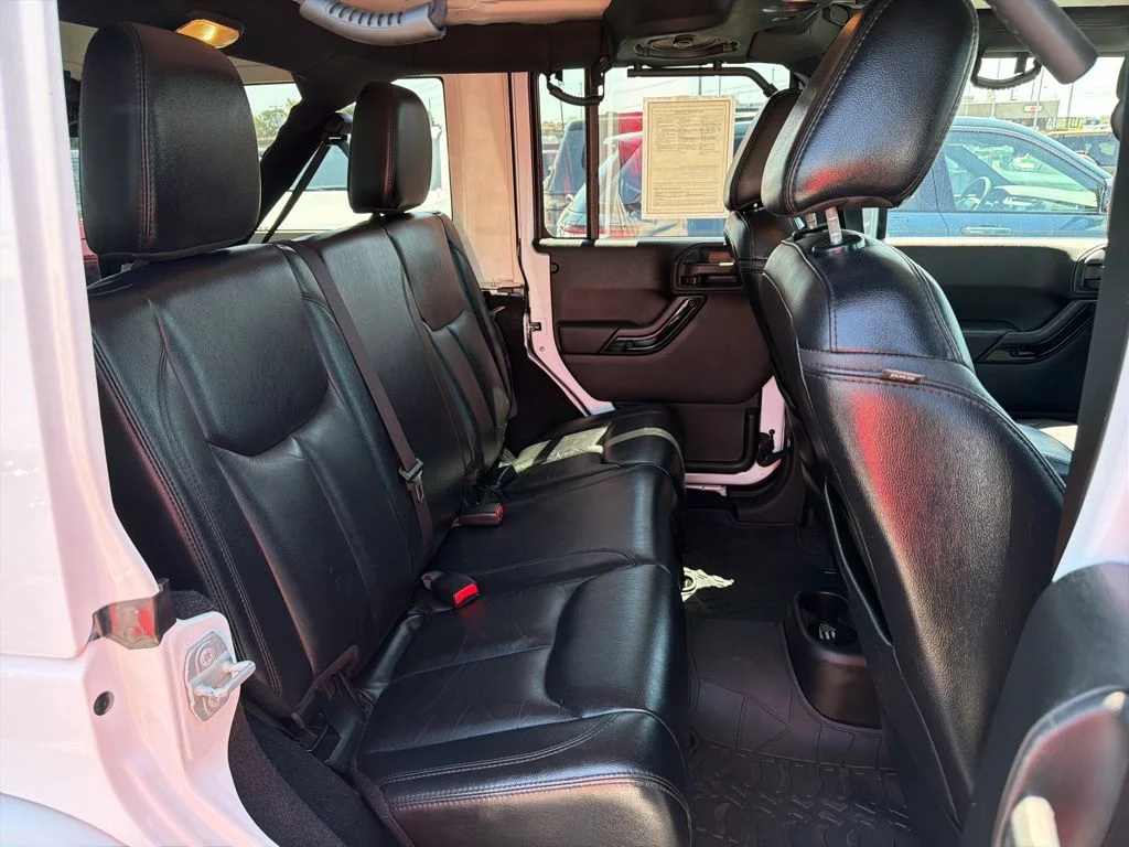 Used 2014 White Jeep Unlimited Sahara image 20