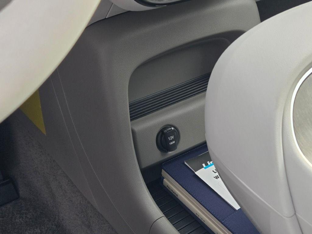 New 2026 White Hyundai SEL AWD image 33