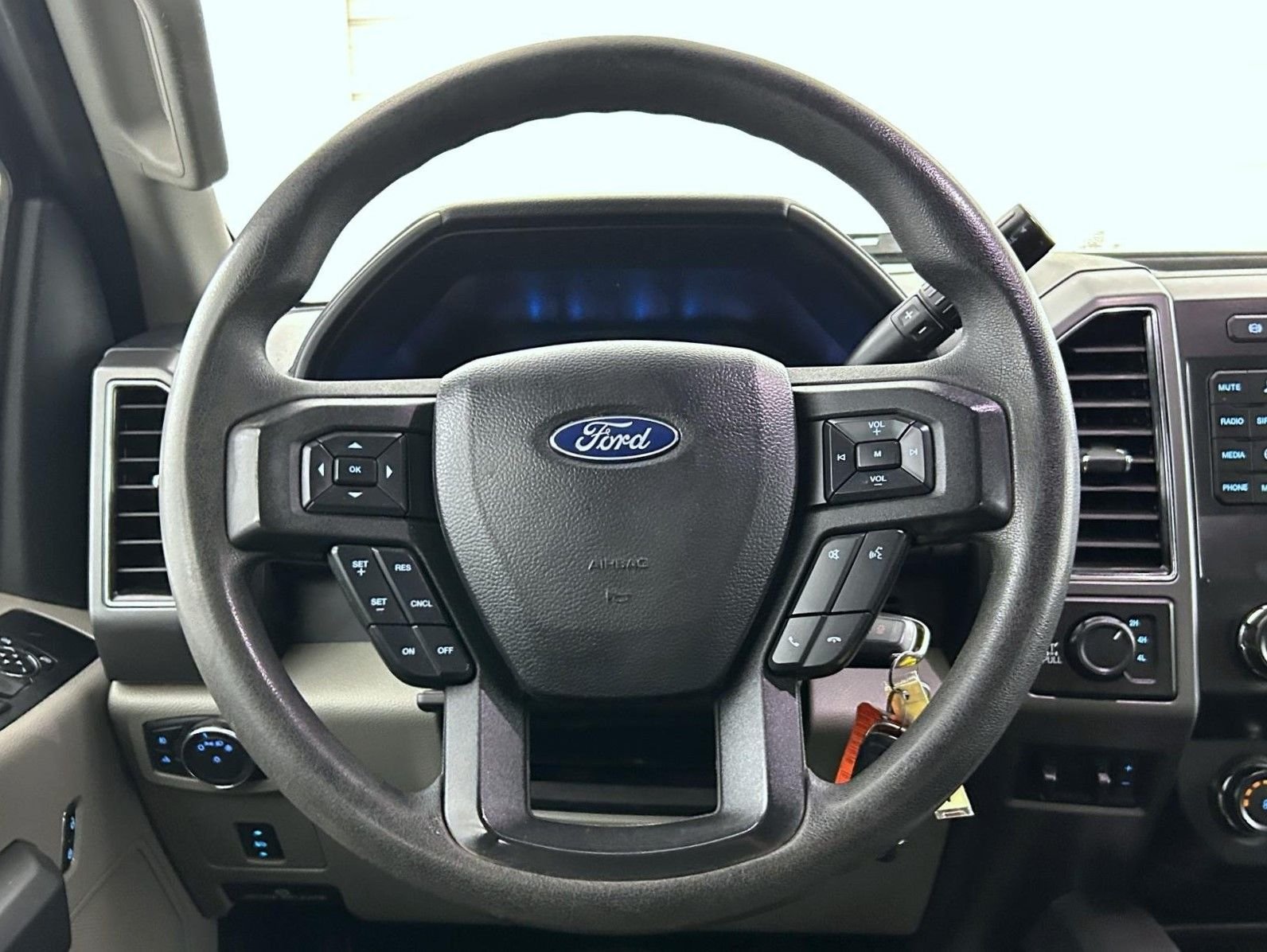 Used 2019 Gray Ford XLT image 11