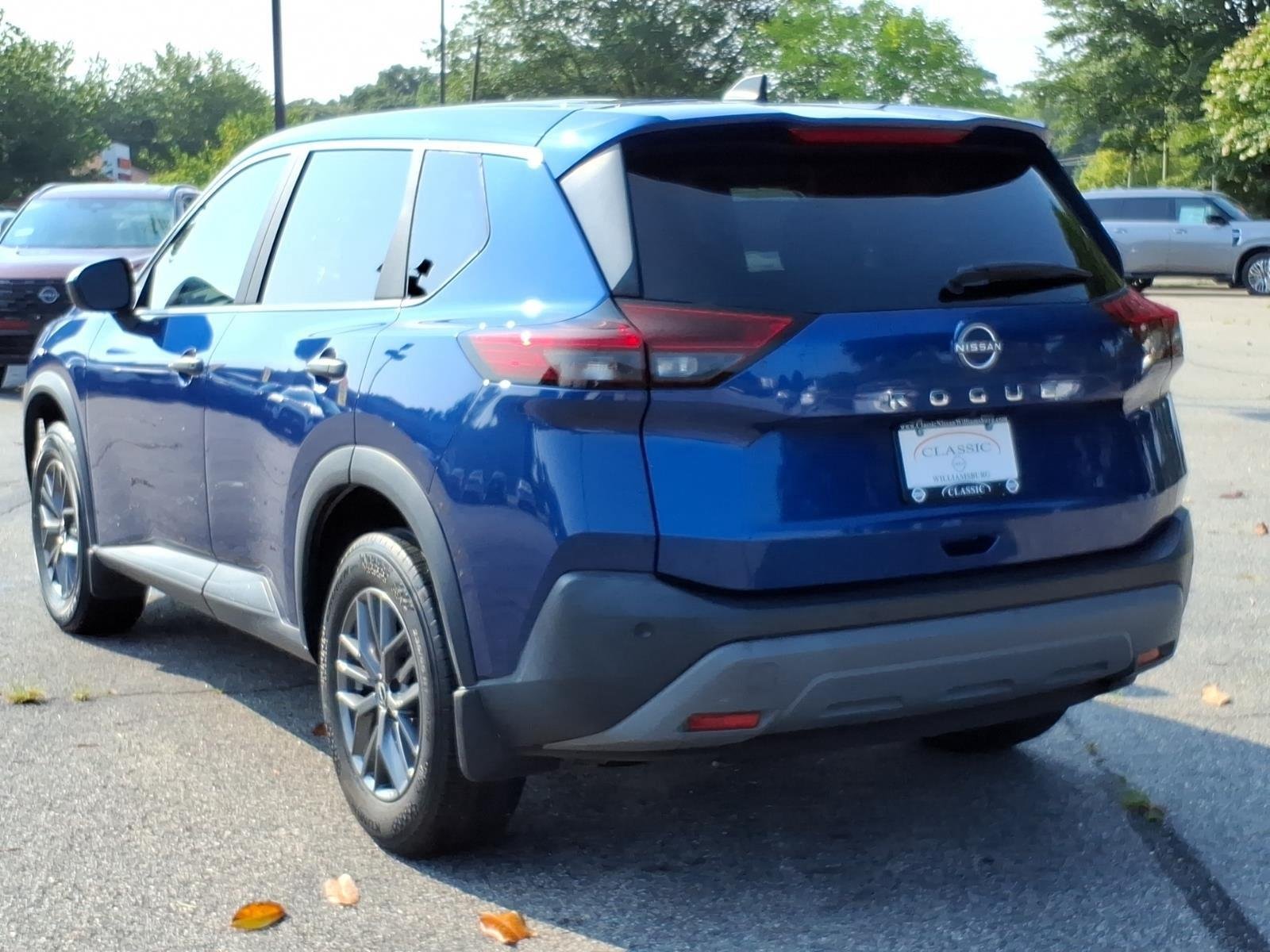 Used 2023 Caspian Blue Metallic Nissan S image 9