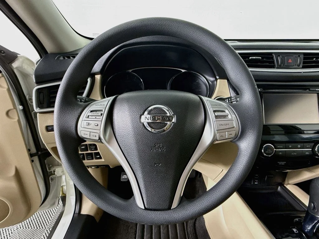 Used 2016 White Nissan SV image 12