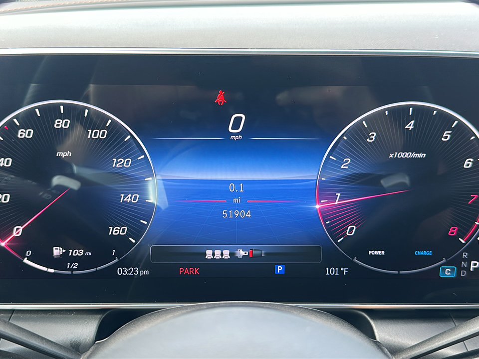 Used 2024 Polar White Mercedes-Benz 4MATIC® SUV image 29