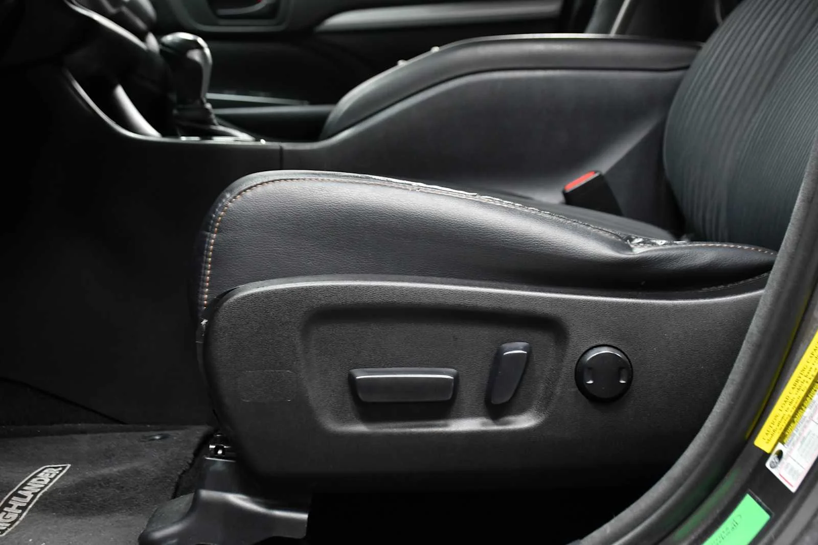 Used 2015 Predawn Gray Mica Toyota LE image 14