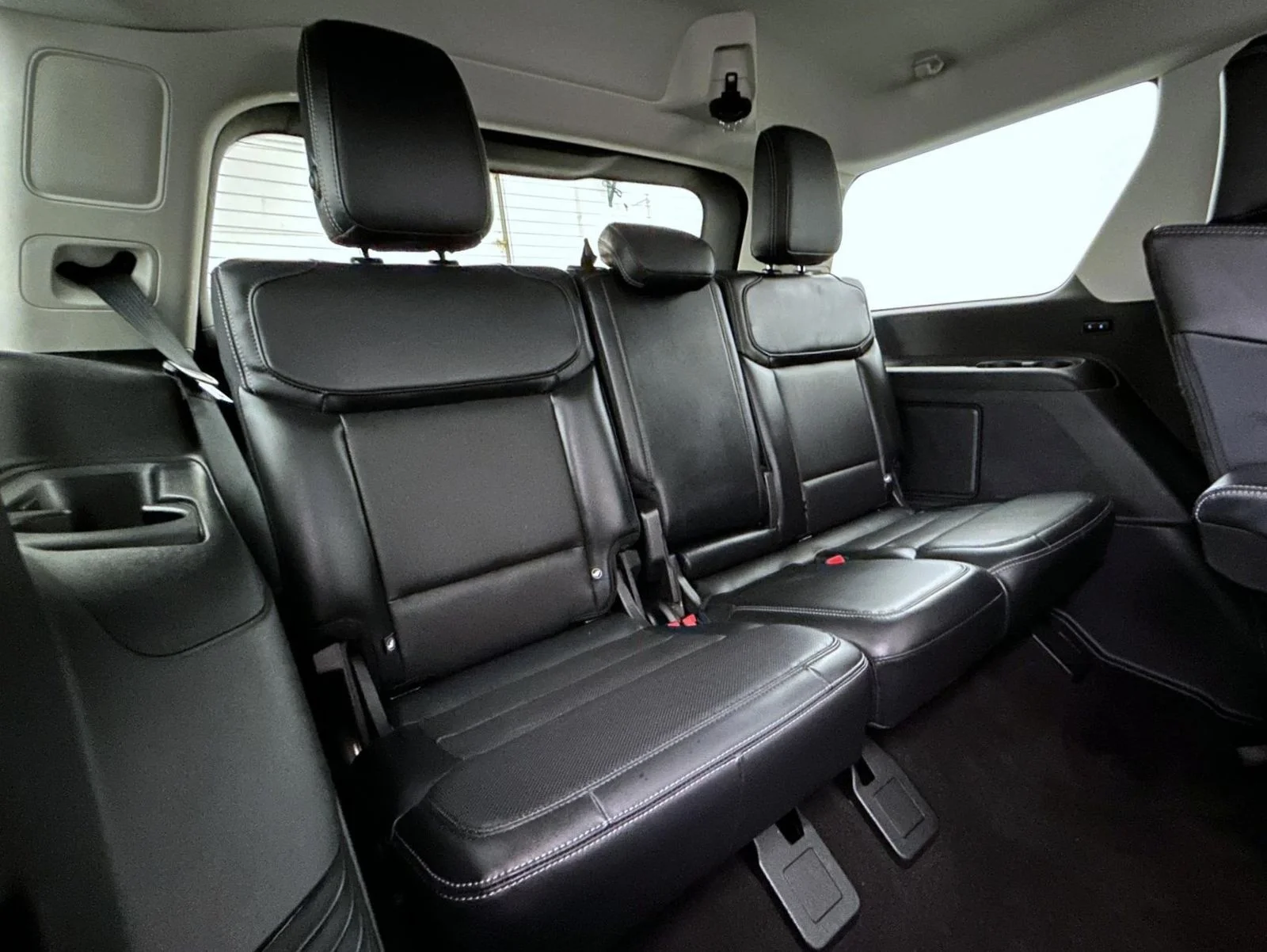 Used 2025 Silver Ford Platinum image 21