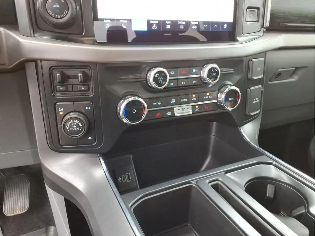 Used 2025 Blue Ford XLT image 25
