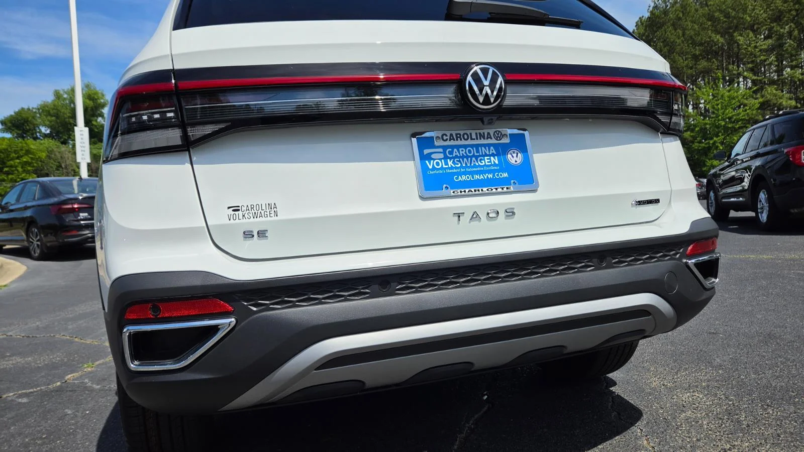 New 2026 Pure White Volkswagen SE image 11