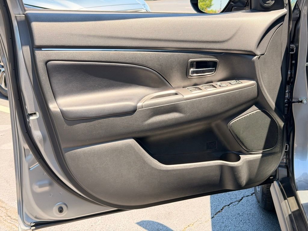 Used 2024 Gray Mitsubishi  image 26