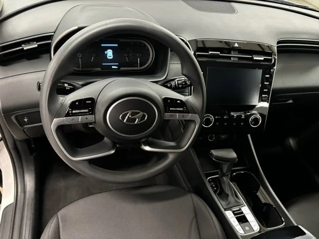 Used 2023 White Hyundai SE image 14