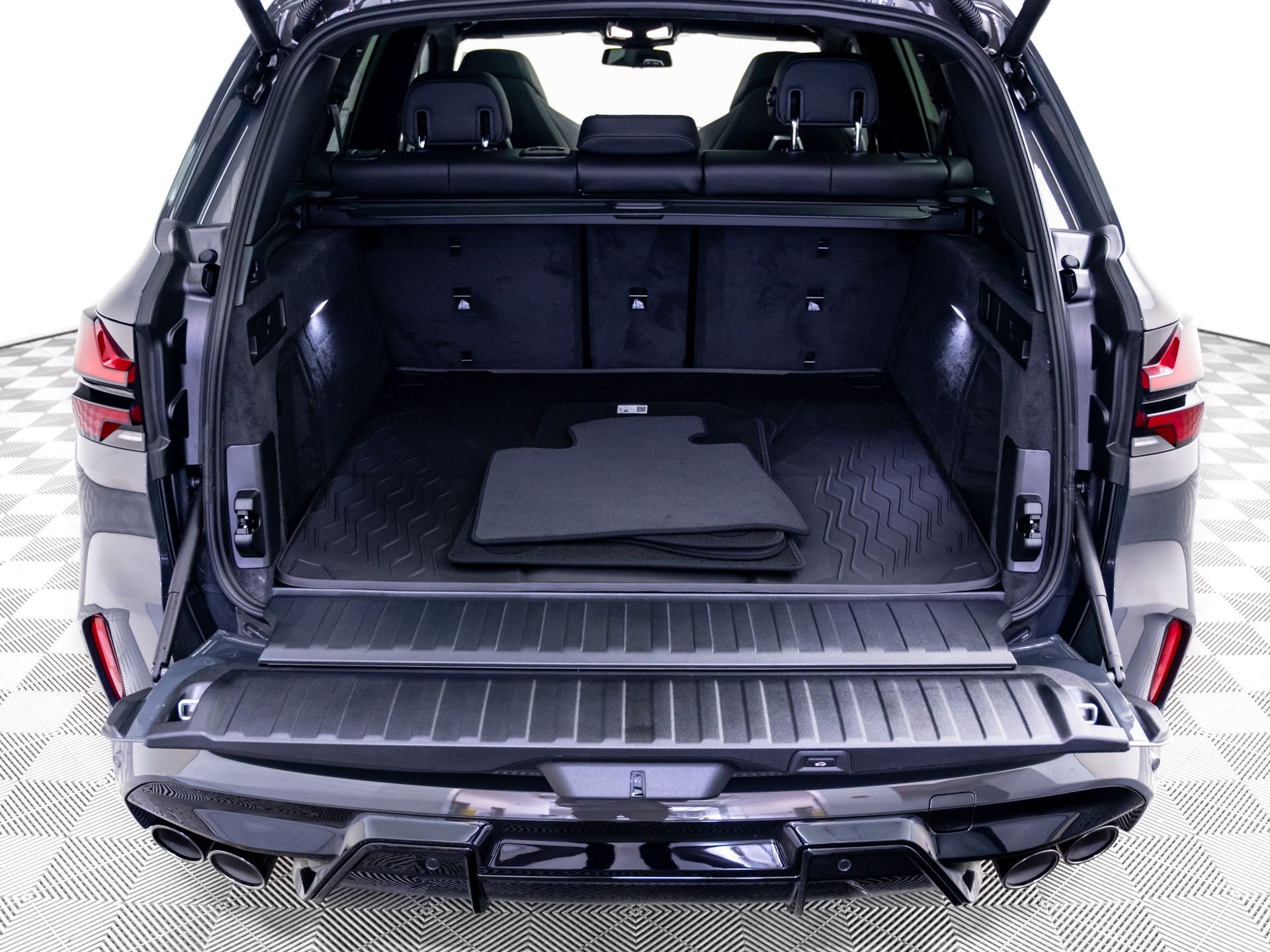 New 2026 Dravit Grey Metallic BMW Competition image 34