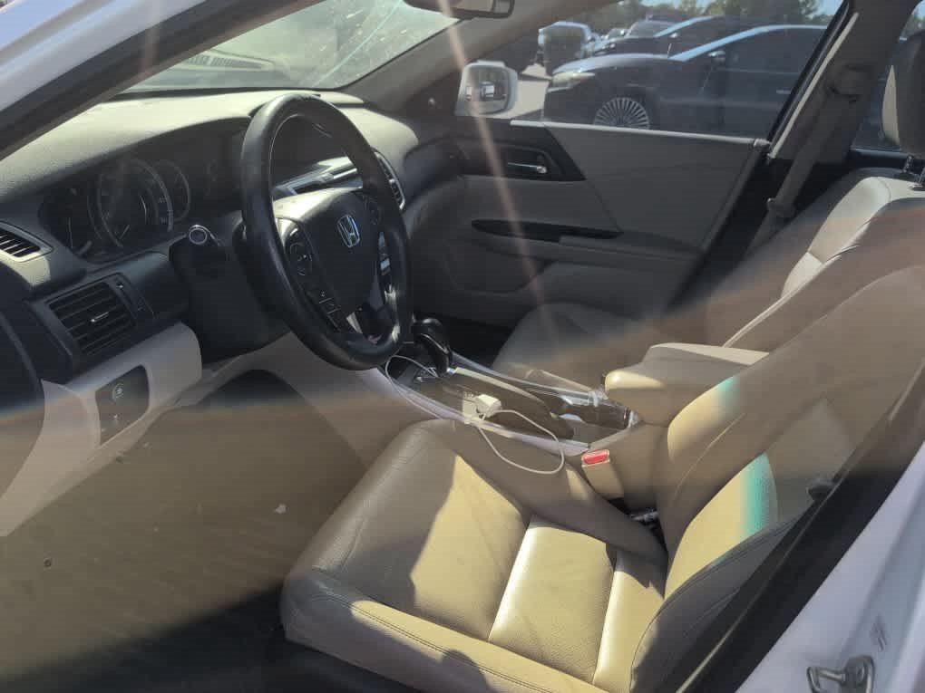 Used 2014 White Honda EX-L image 6