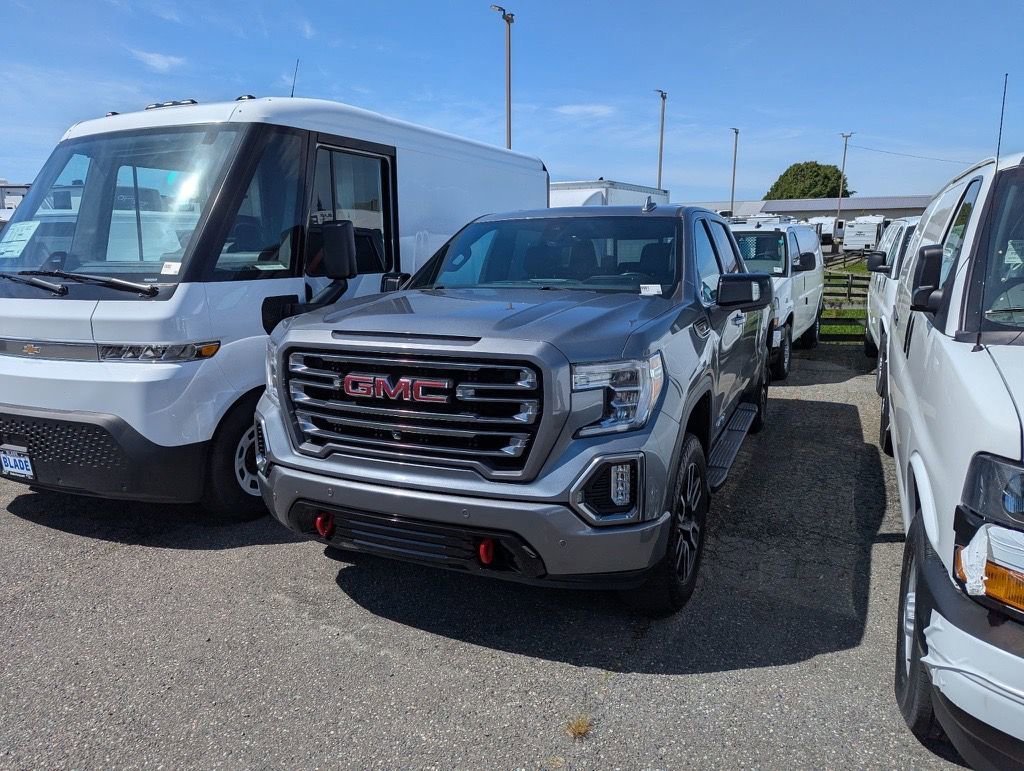 2019 GMC Sierra AT4 4x4 Crew Cab Short Box's photo