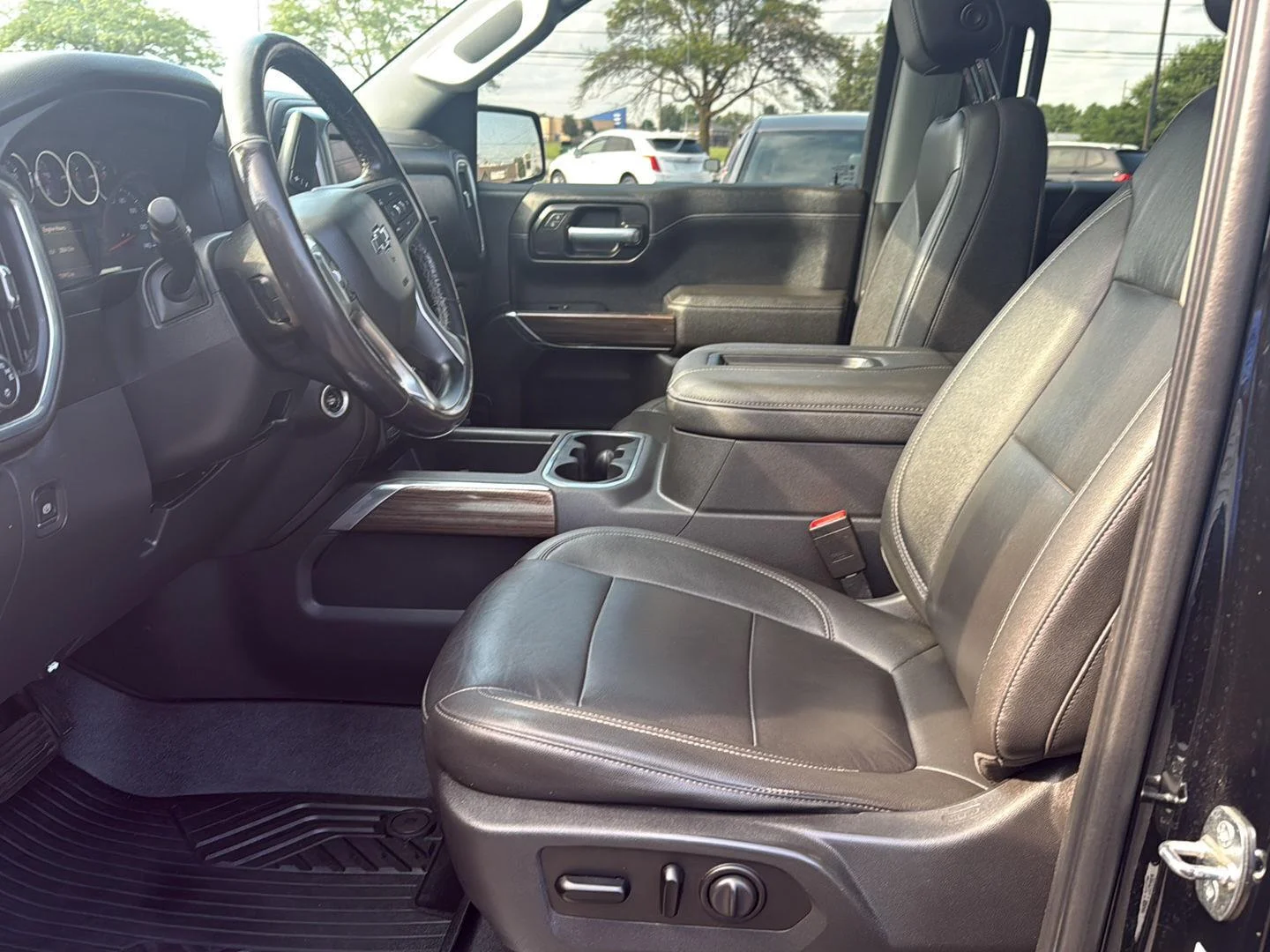 Used 2021 BLACK Chevrolet LT Trail Boss image 12