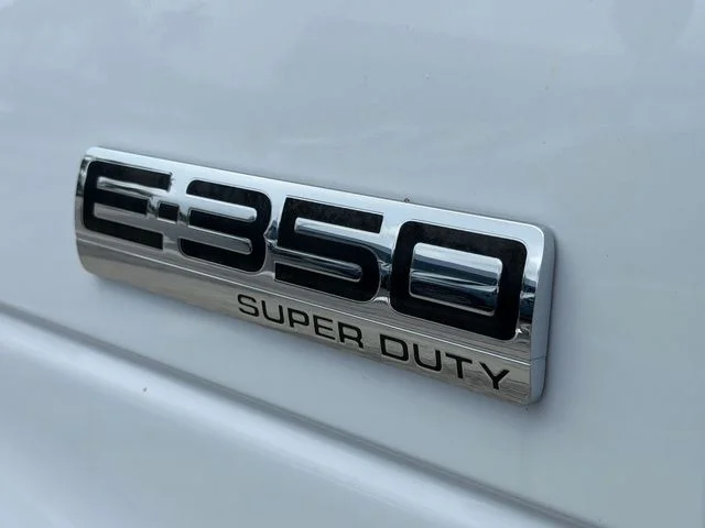 New 2026 Oxford White Ford E-350 SRW image 23