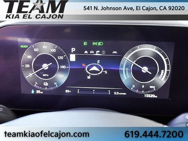 Used 2023 Gray Kia Wave image 34