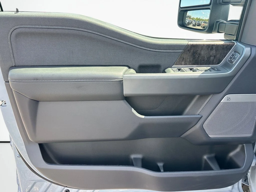 New 2026 Glacier Gray Metallic Tri-Coat Ford F-250® Lariat® image 27