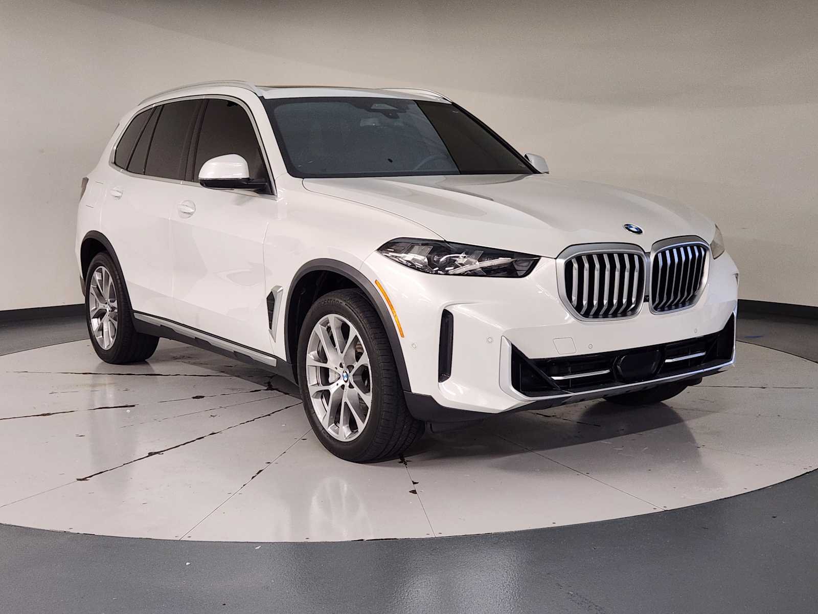 Used 2024 Mineral White Metallic BMW xDrive40i image 7
