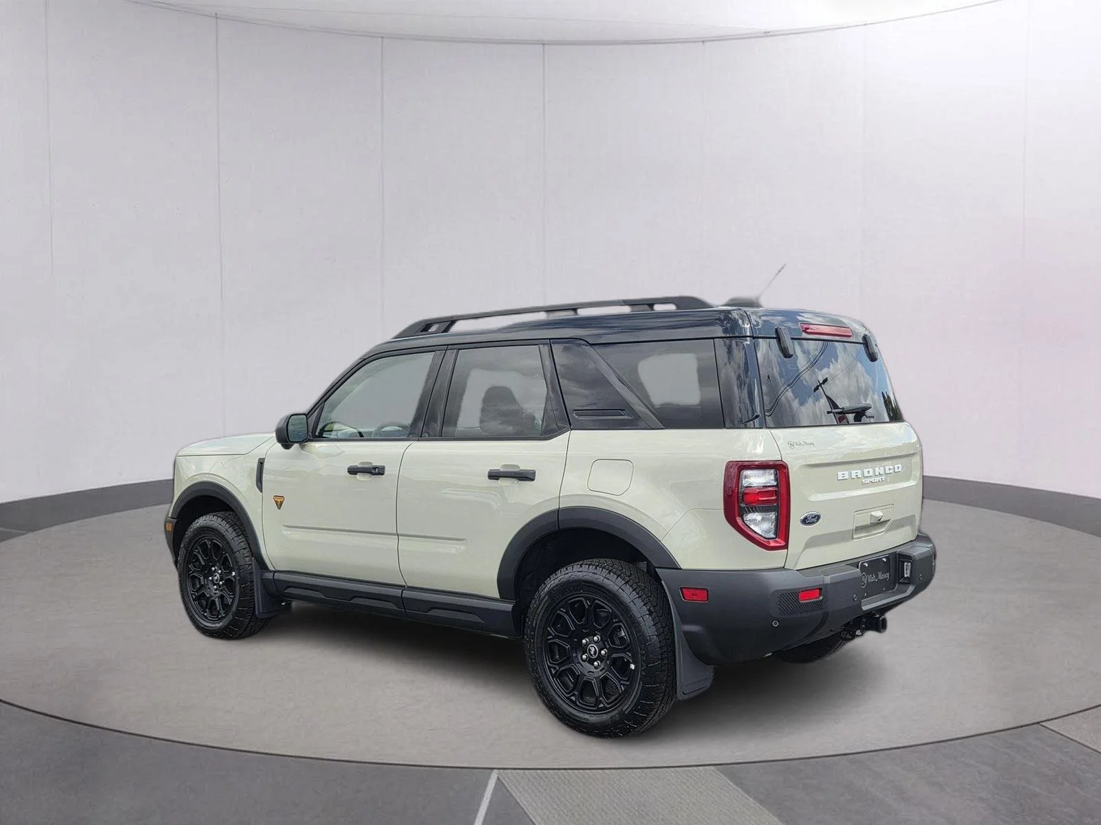 Used 2025 Desert Sand Ford Badlands image 7