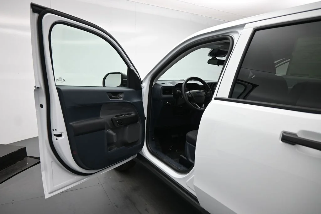 New 2026 Oxford White Ford XL image 8