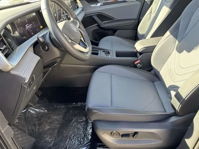 New 2026 Silver Volkswagen 2.0T SE image 14