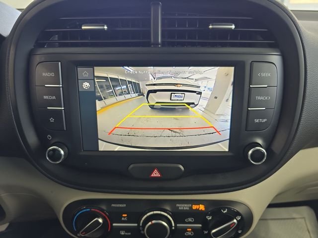 Used 2025  Kia LX image 16