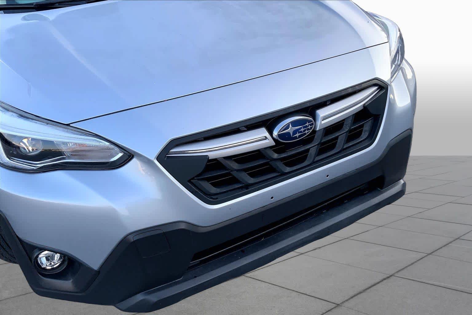 Used 2023 Ice Silver Metallic Subaru Limited image 30