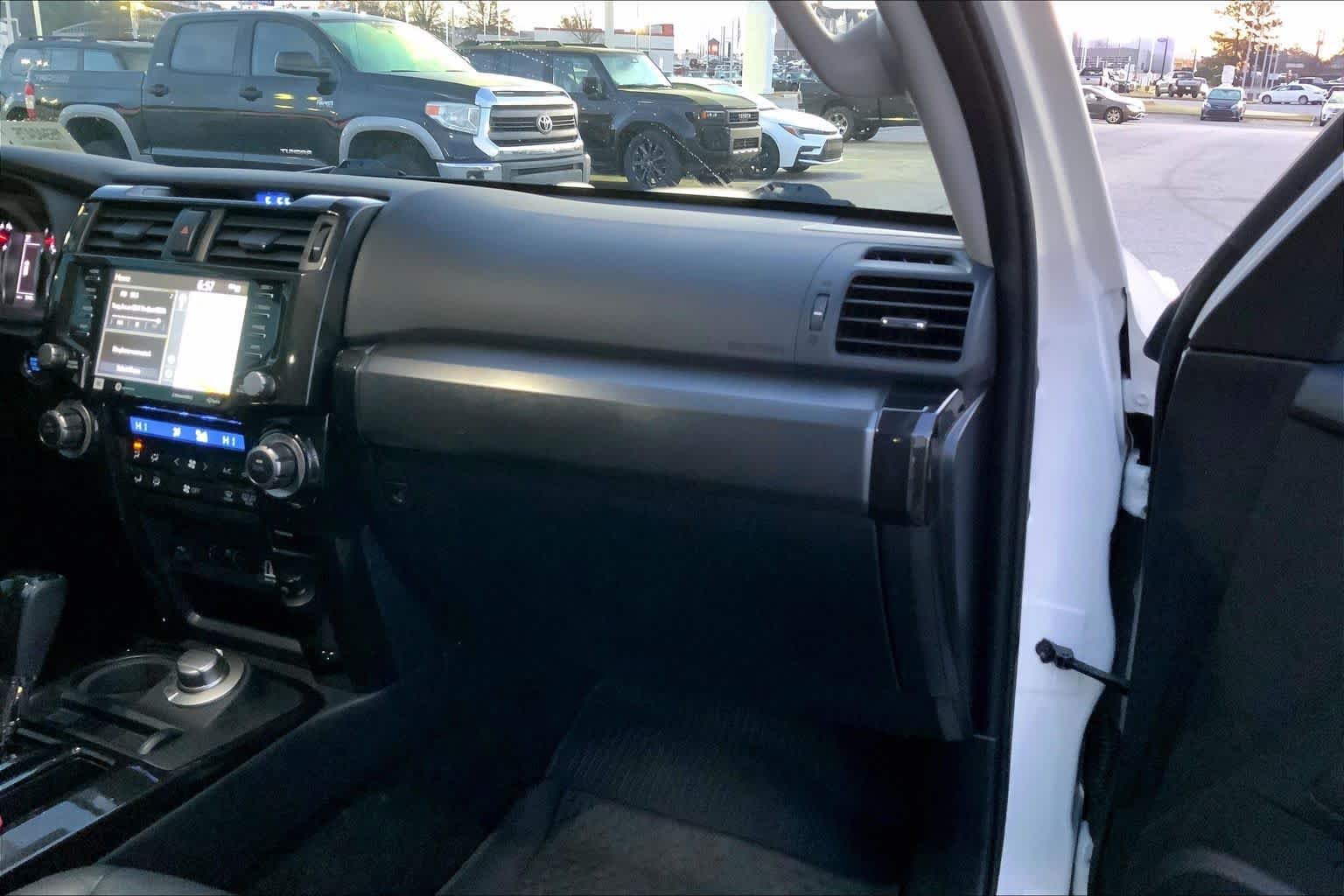 Used 2021 Blizzard Pearl Toyota Nightshade image 19
