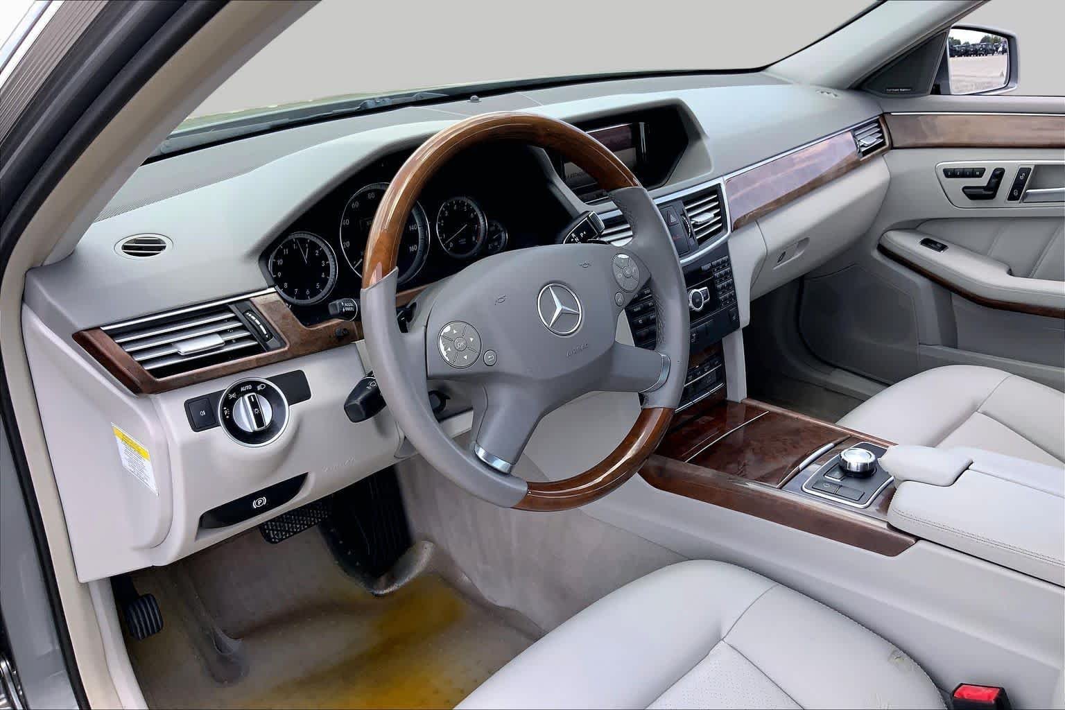 Used 2013 Palladium Silver Metallic Mercedes-Benz E 350 Luxury image 17