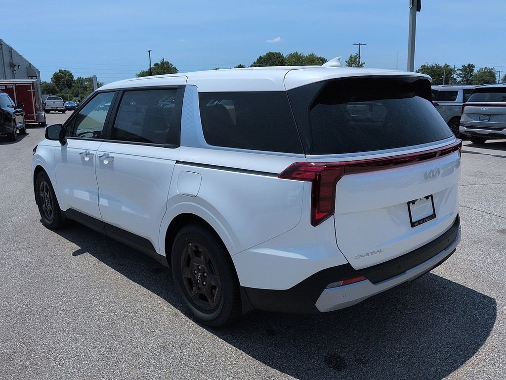 New 2026 Snow White Pearl Kia LXS image 5