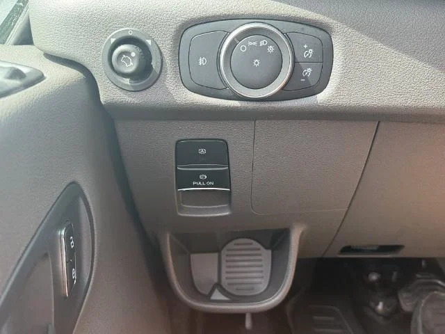 Used 2025 Oxford White Ford Base image 60