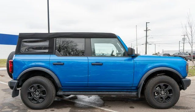 Used 2023 Blue Ford Big Bend image 5