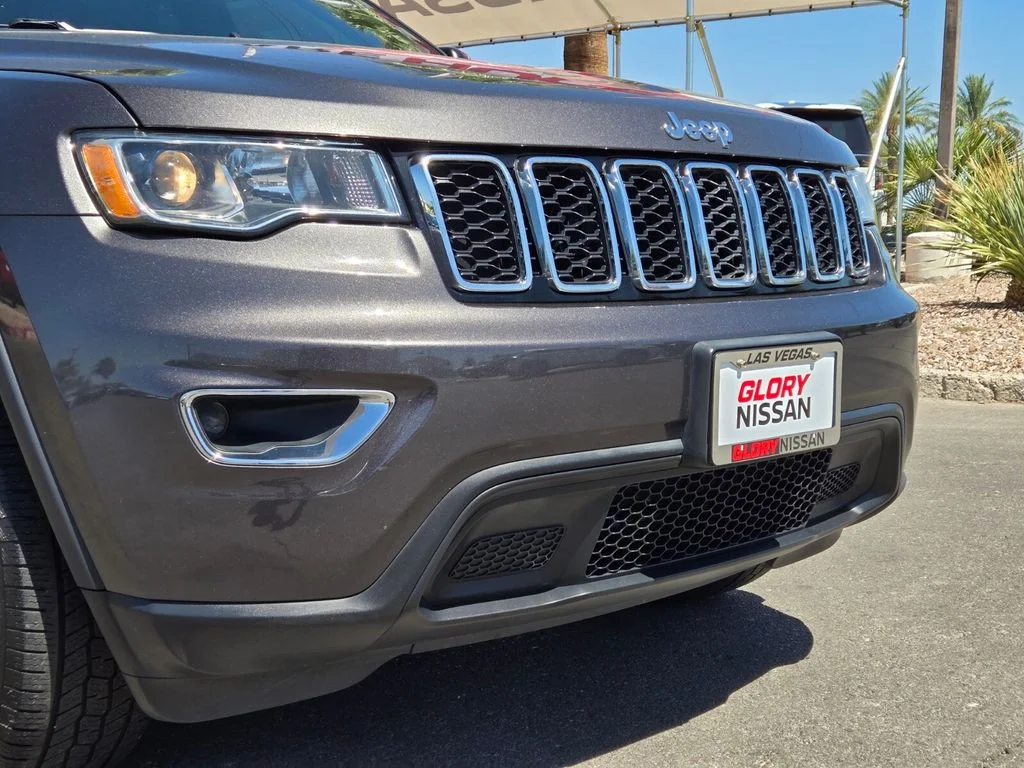 Used 2019 Gray Jeep Laredo E image 2
