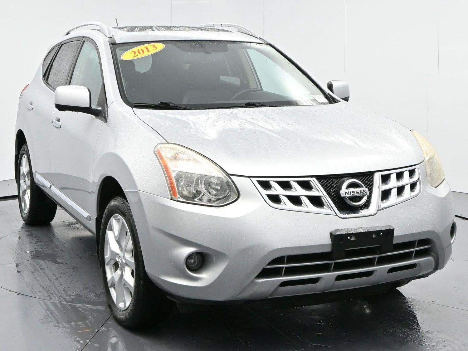 Used 2013 Brilliant Silver Nissan SL image 2