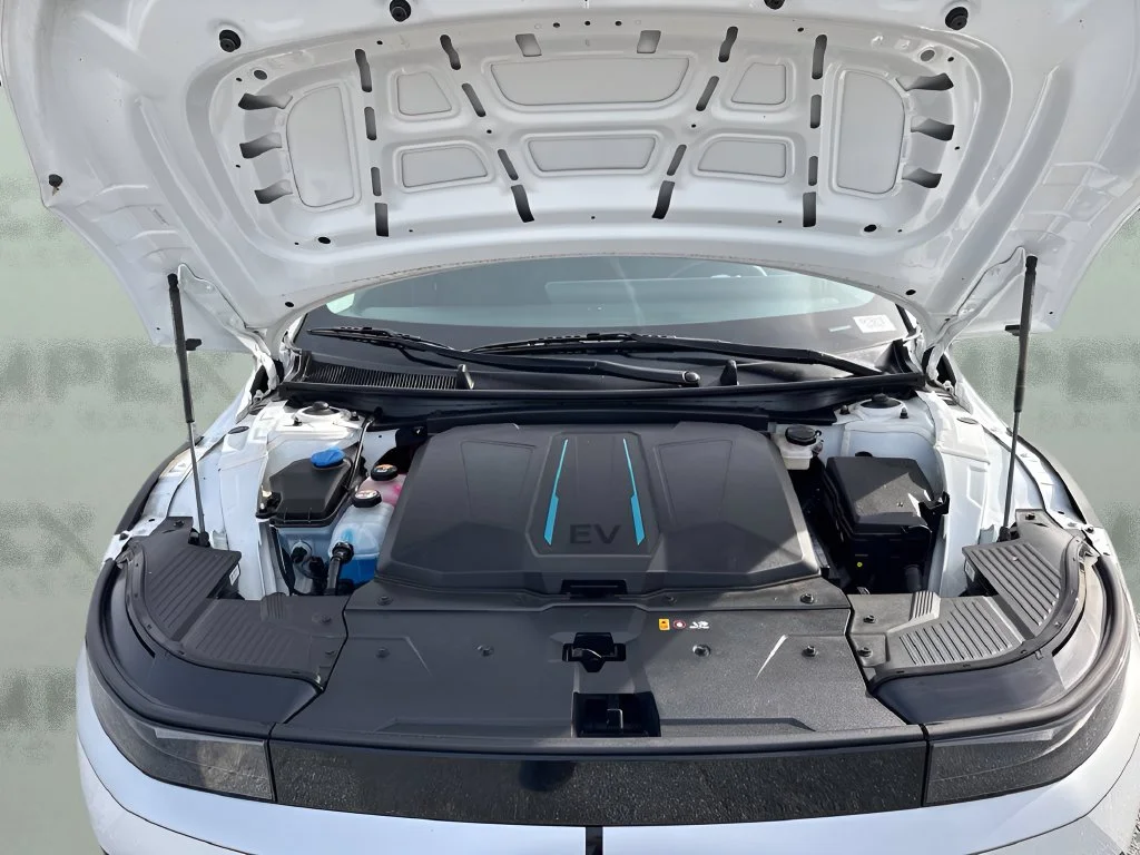 Used 2023 White Hyundai SE Standard Range image 27