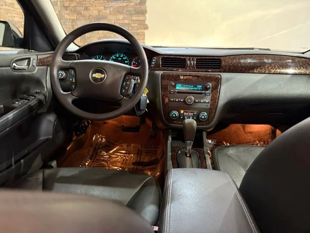 Used 2015 Ashen Gray Metallic Chevrolet LTZ image 26