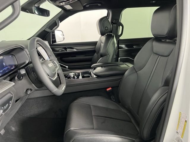 2023 Jeep Wagoneer L Series III - Photo 30