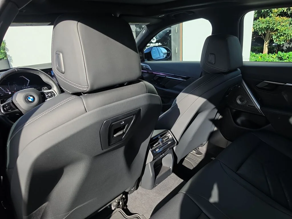 Used 2024 Black BMW 540i xDrive image 10