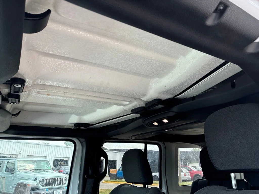 Used 2024 White Jeep Sport S image 19