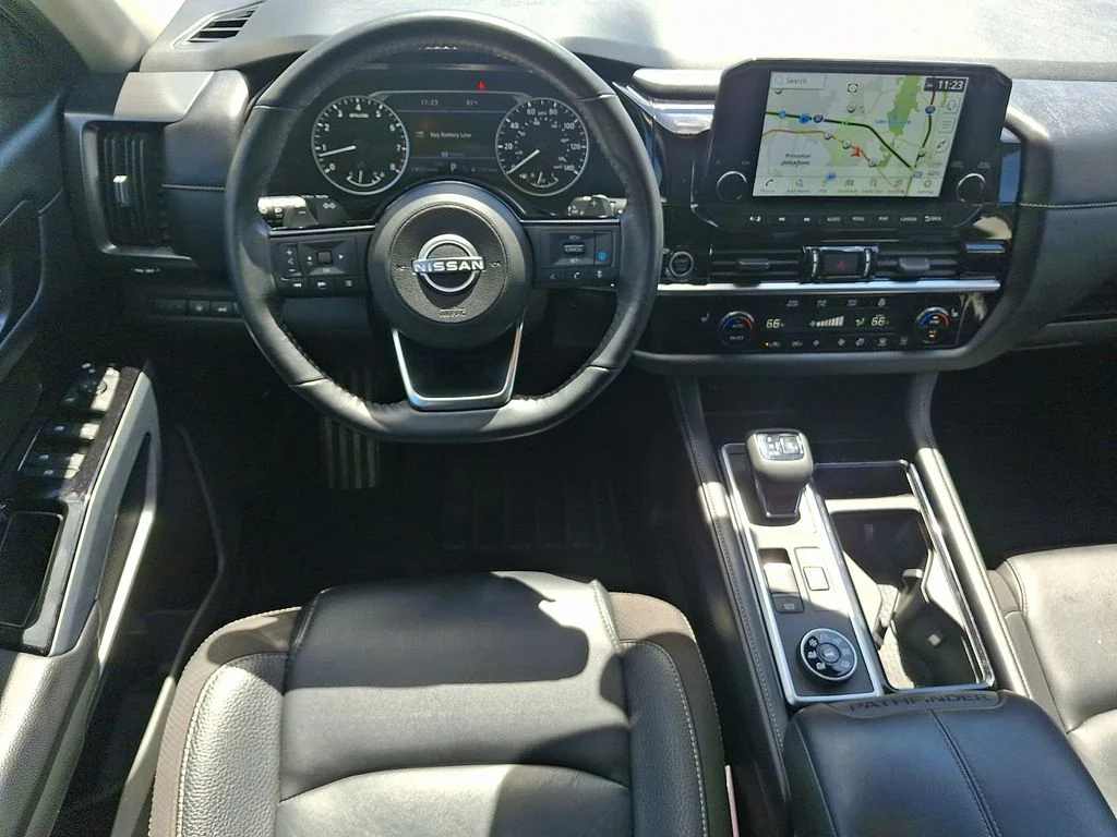 Used 2023 White Nissan SL image 12