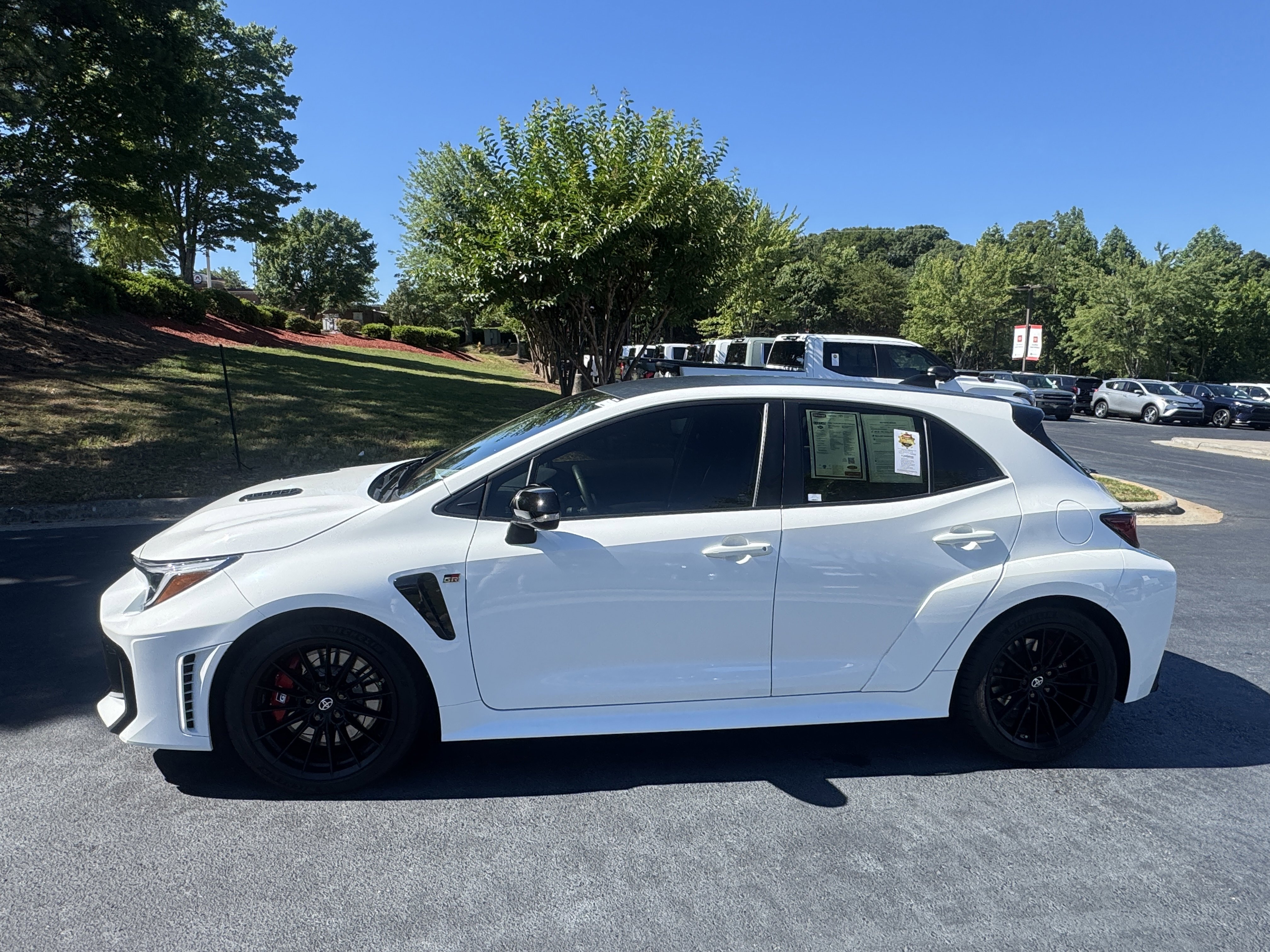 Used 2025 Ice Toyota Premium image 7