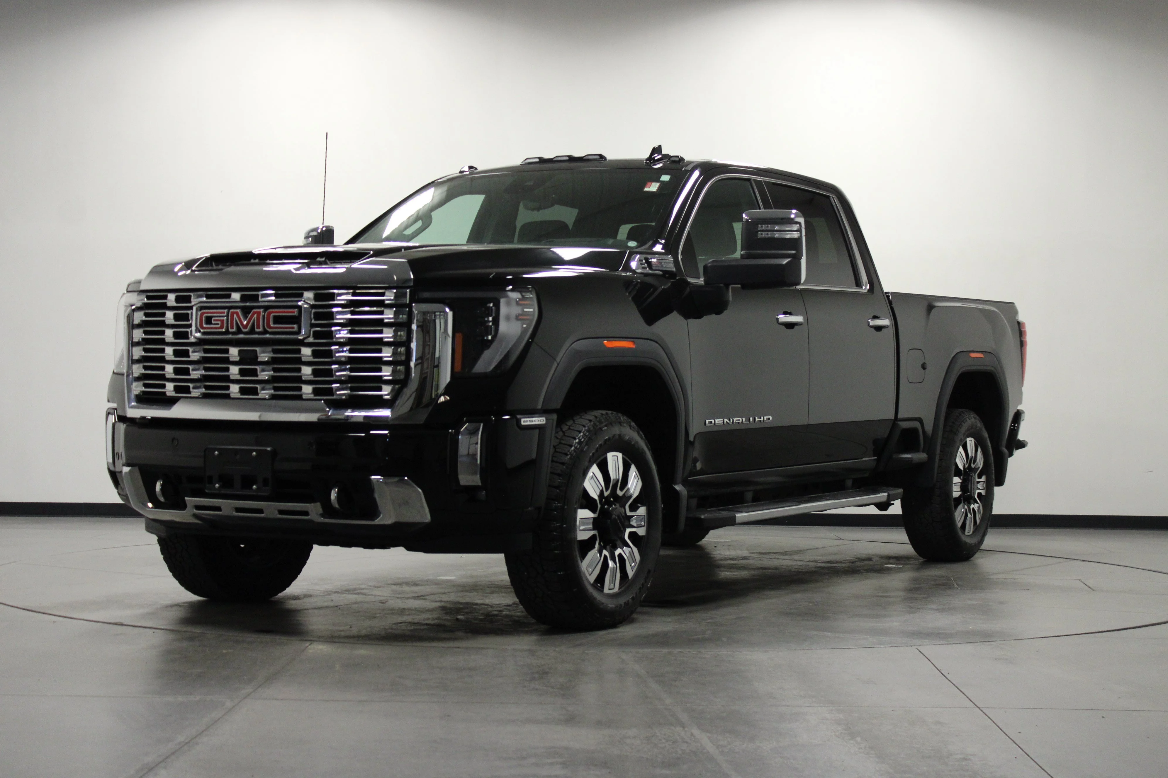 Used 2025 Black GMC Denali image 8