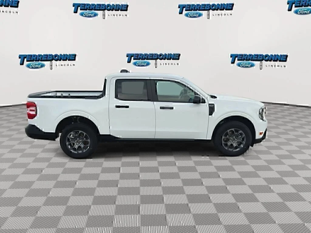 New 2026 Oxford White Ford XLT image 9