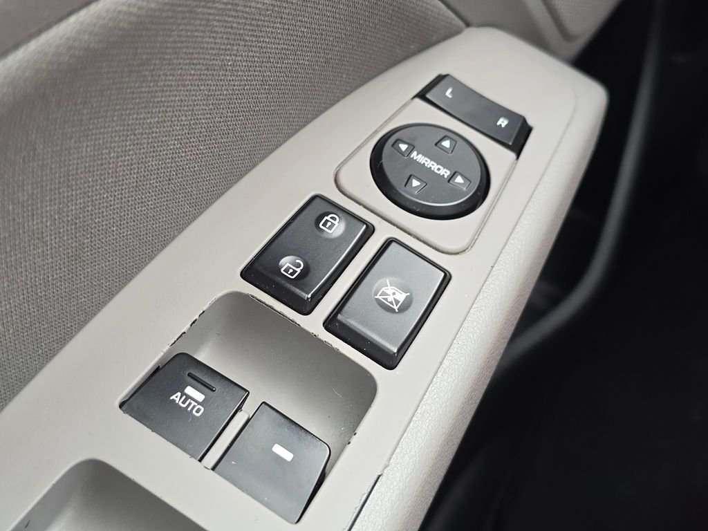 Used 2020 Silver Hyundai Value Edition image 29
