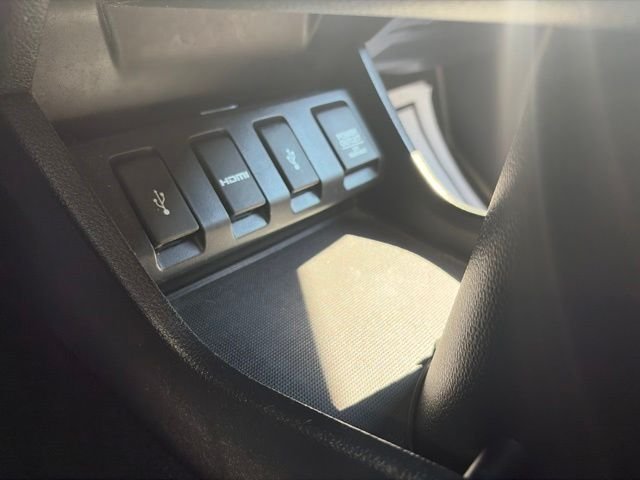 Used 2018 White Honda EX image 28