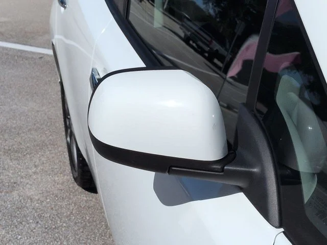 Used 2015 Glacier White Nissan SV image 12