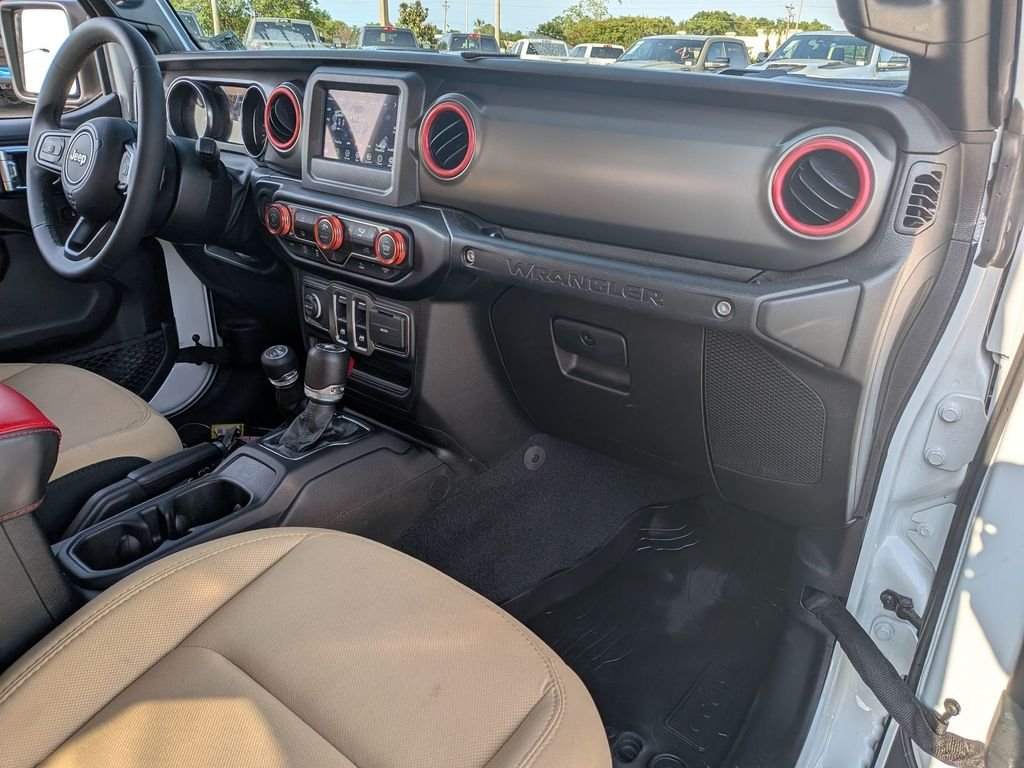 Used 2023 White Jeep Sport S image 32