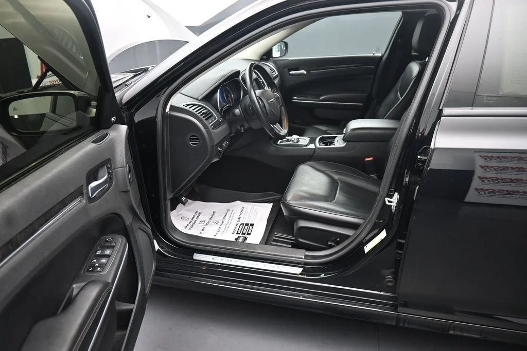 Used 2022 Black Chrysler Touring image 15