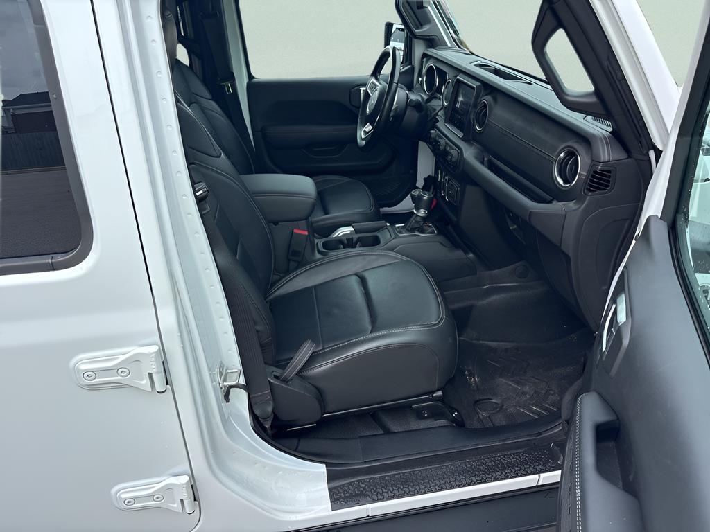 Used 2022 White Jeep Overland image 12