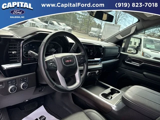 Used 2024 White GMC SLT image 23